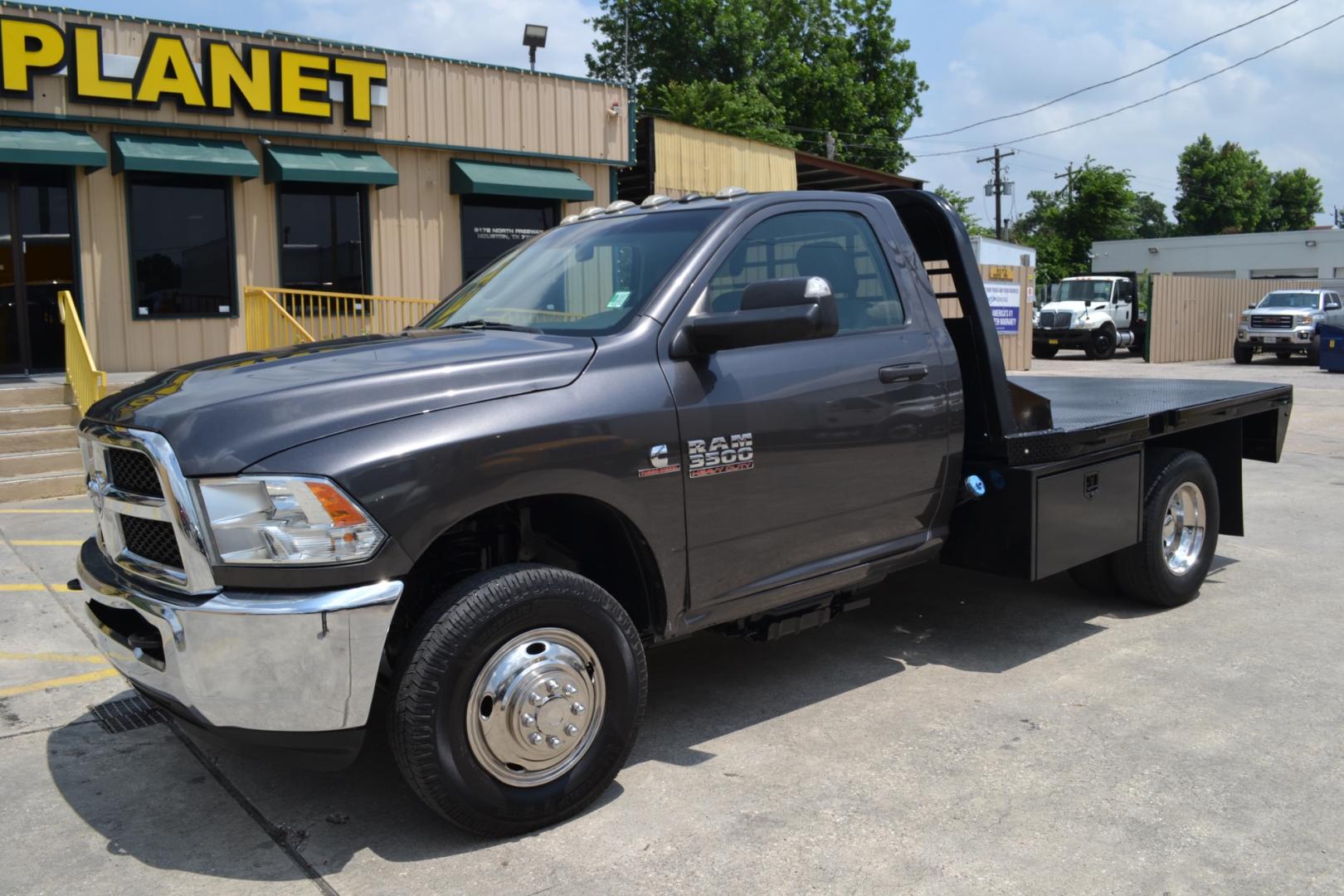 2018 GRAY /BLACK RAM 3500 with an CUMMINS 6.7L TURBO DIESEL engine, AISIN A465 6SPD AUTOMATIC transmission, located at 9172 North Fwy, Houston, TX, 77037, (713) 910-6868, 29.887470, -95.411903 - Photo#0